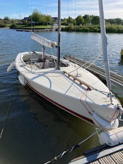 Bei uns lernen Sie Segeln !